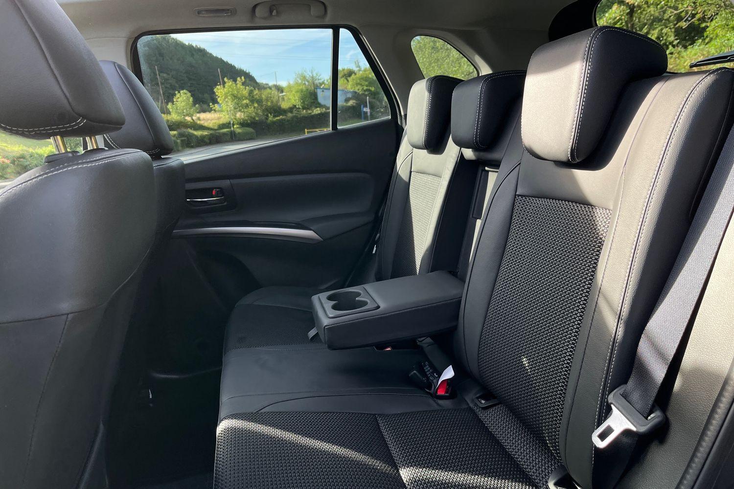 Suzuki S-Cross Photo 34