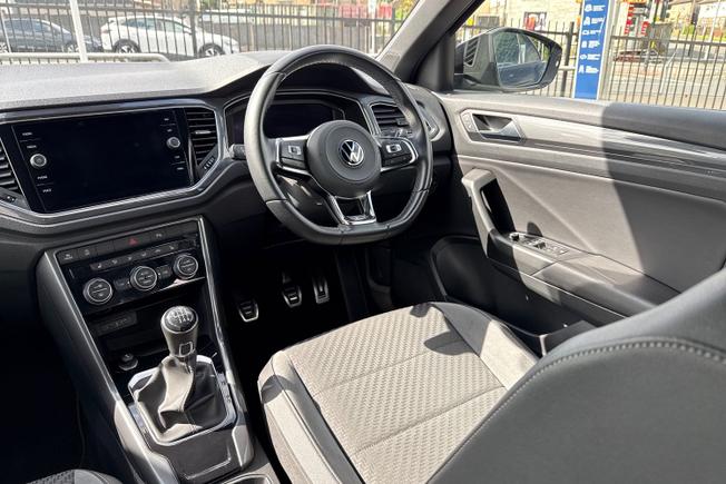 Volkswagen T-Roc Photo 35