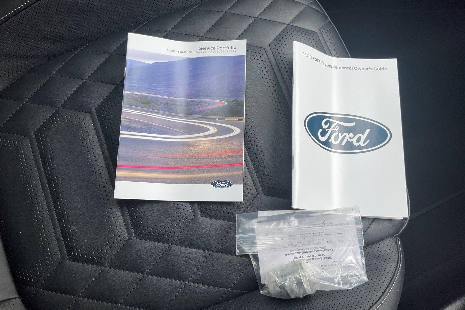 Ford FOCUS Photo 21