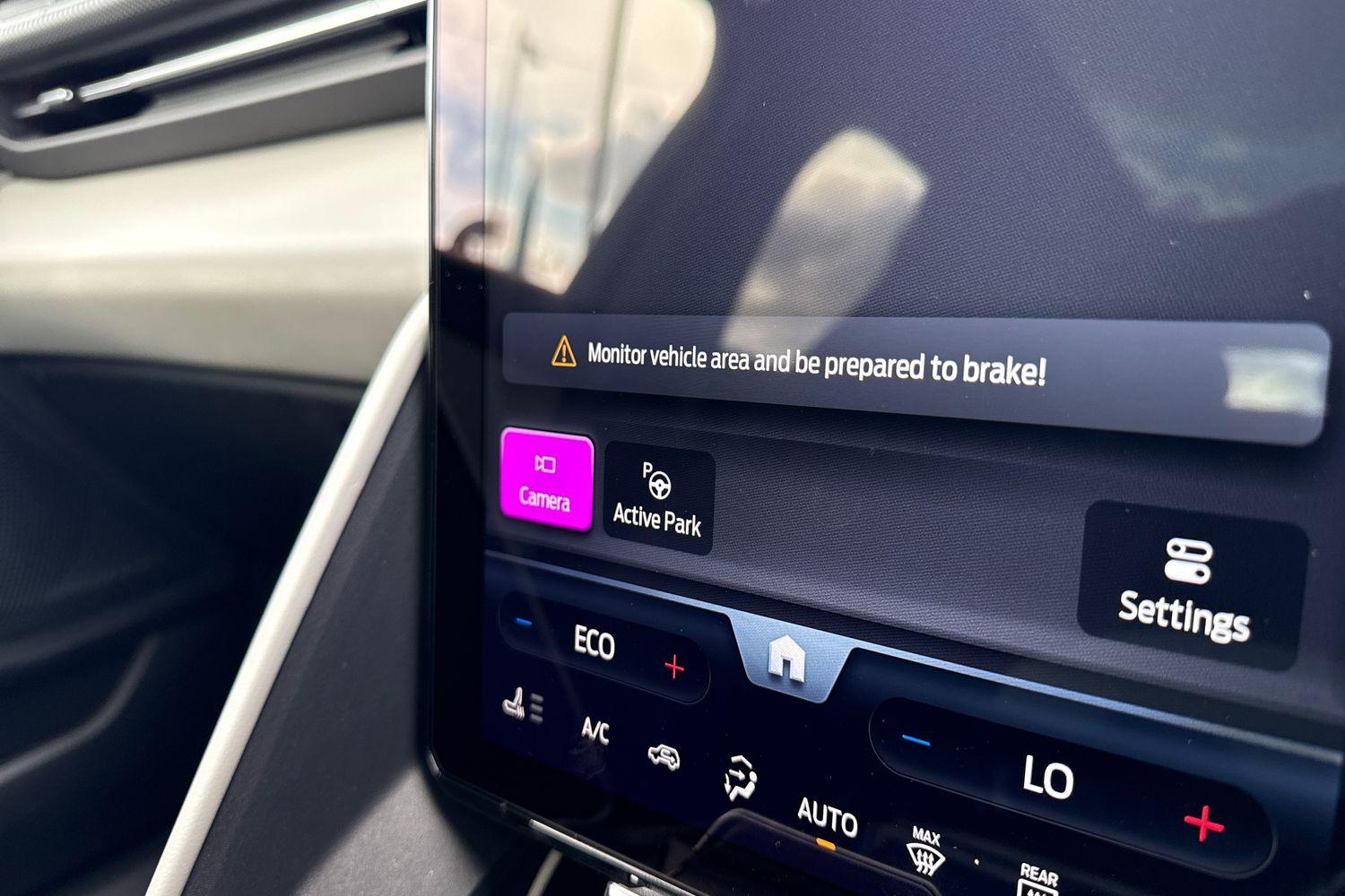 Ford EXPLORER Photo 28