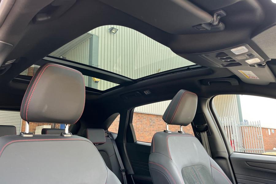Ford Kuga Photo autoimg-5e5d442f6f46d54648fcd923b05dce0f486aeea2.jpg