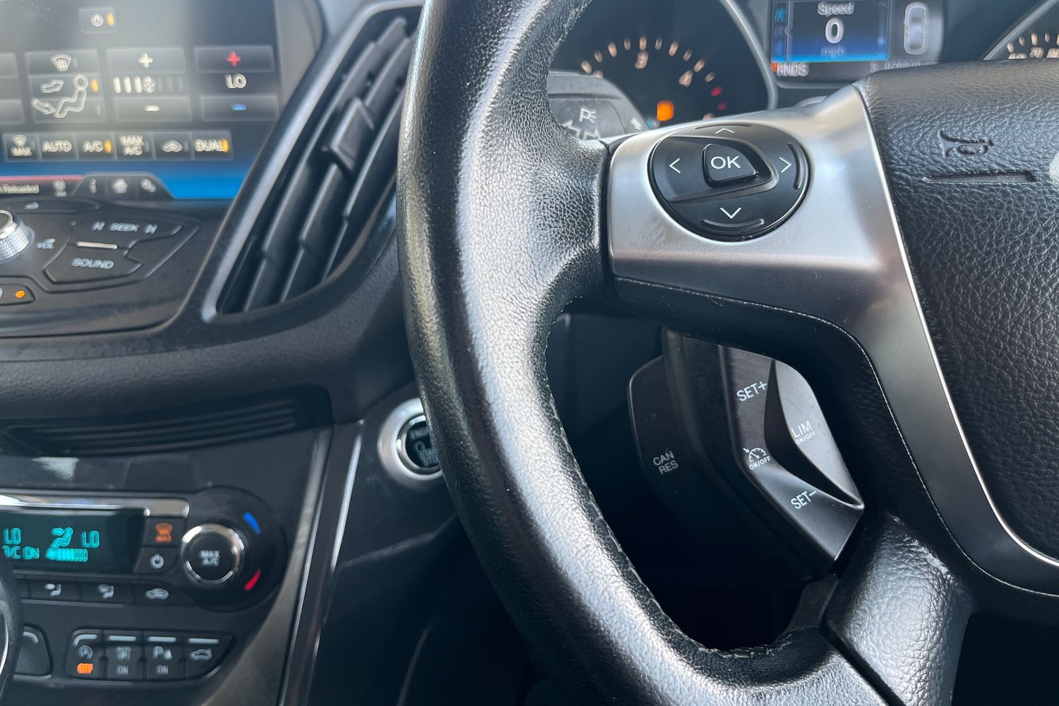 Ford KUGA Photo 34