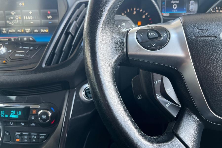 Ford KUGA Photo autoimg-5e5e8efc63cf2192ea244793fd234e4f4f7a04a2.jpg