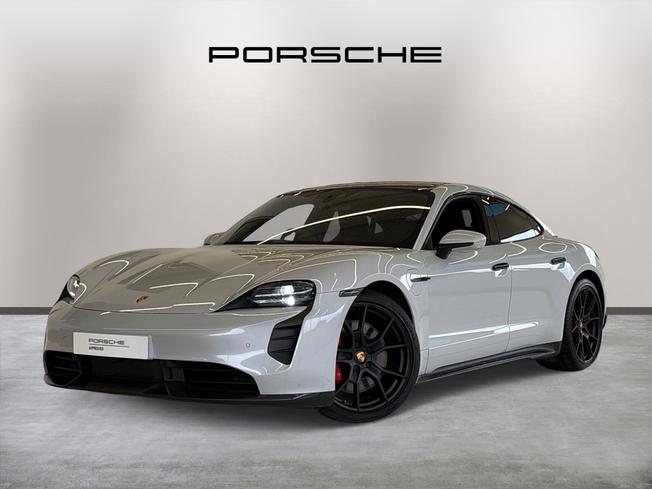 Porsche Taycan Photo 3