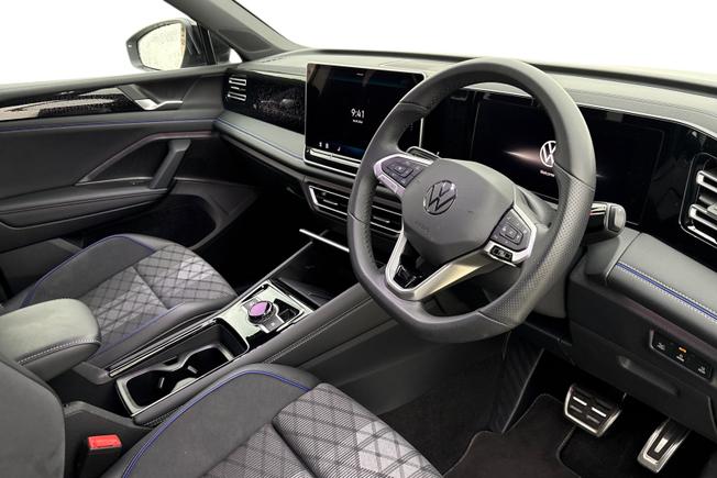 VOLKSWAGEN Tiguan Photo 6