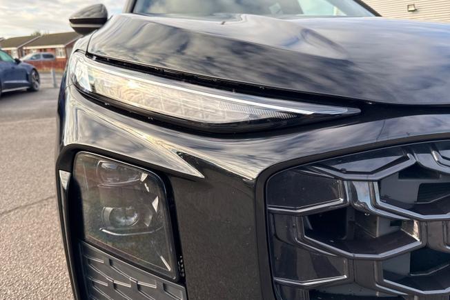 AUDI Q3 Photo 20