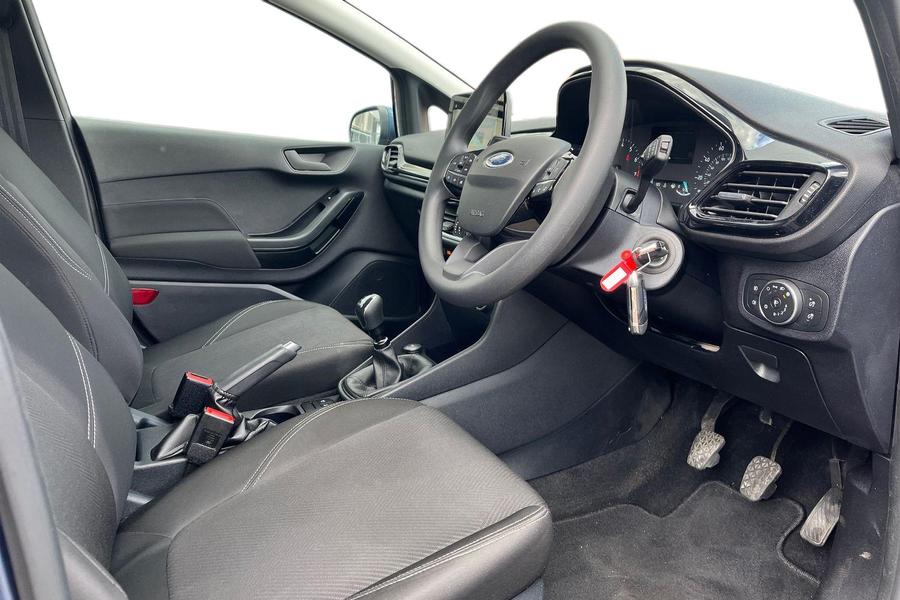 Ford FIESTA Photo autoimg-5e6bc202a63f336c2f093578e5ec09404926db8a.jpg