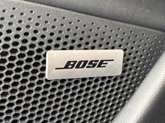 PORSCHE Taycan Photo 35