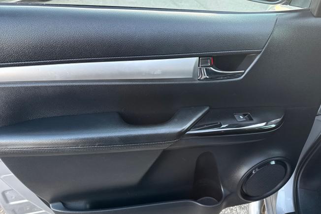 TOYOTA Hilux Photo 42