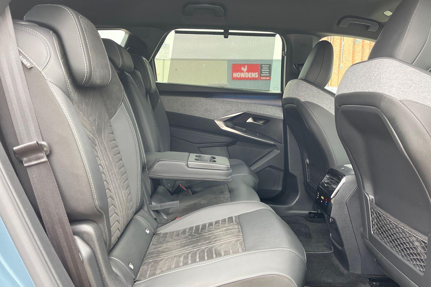 Peugeot E-5008 Photo 27