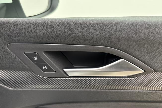 VOLKSWAGEN Golf Photo 28