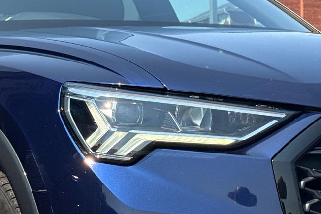 AUDI Q3 Photo 19