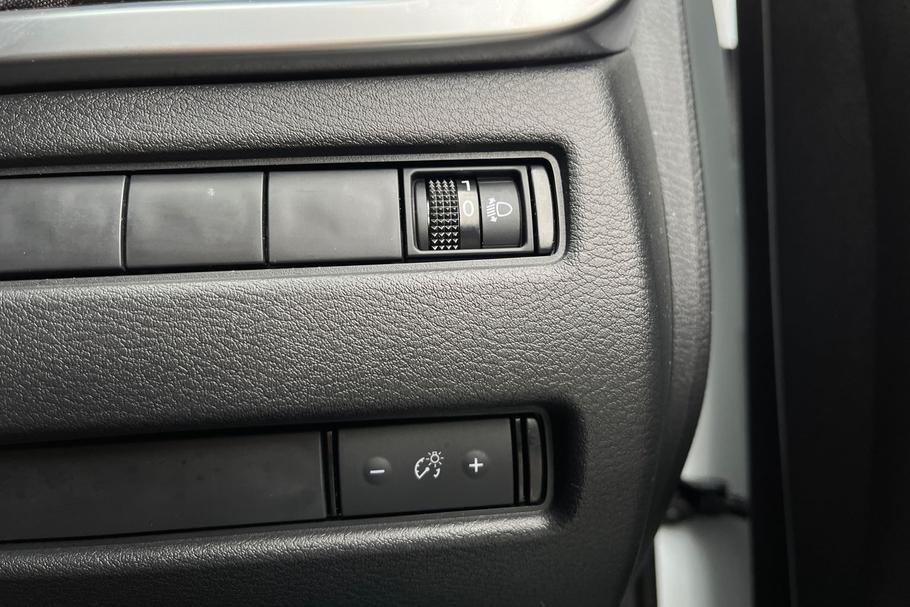 Used Nissan Qashqai YO25LHL 33