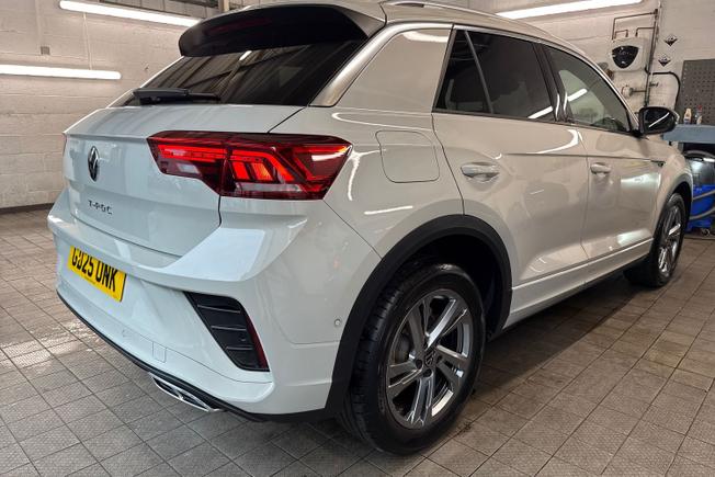 Volkswagen T-Roc Photo 24