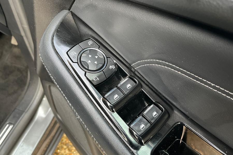 Ford S-MAX Photo autoimg-5e7da7b96d17490509d2f34d0ac084109d83206d.jpg