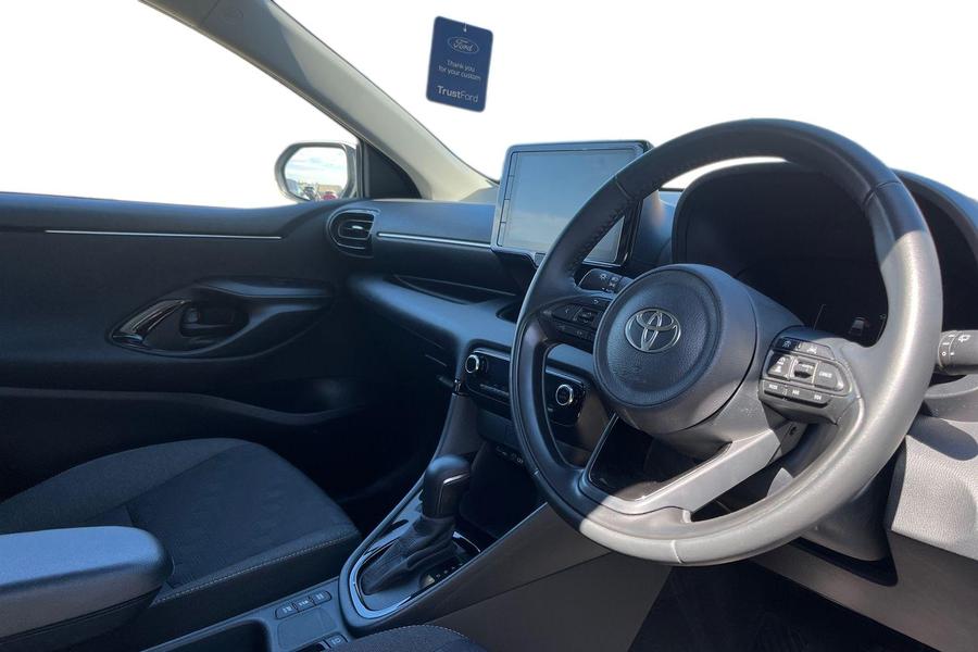 Toyota YARIS Photo autoimg-5e7dde20e5fea4c6931a793dd0502945d44d5717.jpg