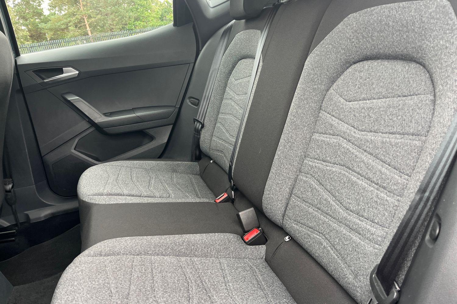 SEAT ARONA Photo 19