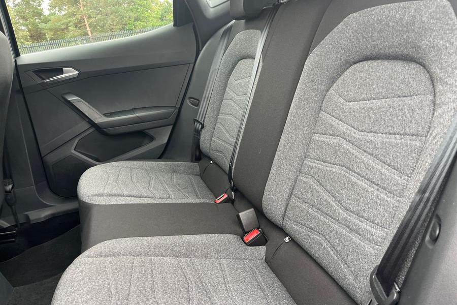 SEAT ARONA Photo autoimg-5e7ef6c128b32f02cacbcc17d0e60242a5e4a35d.jpg