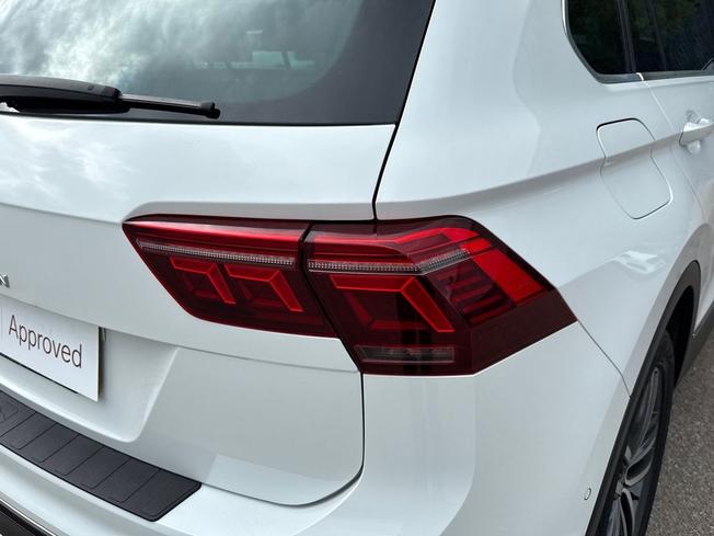 VOLKSWAGEN Tiguan Photo 18