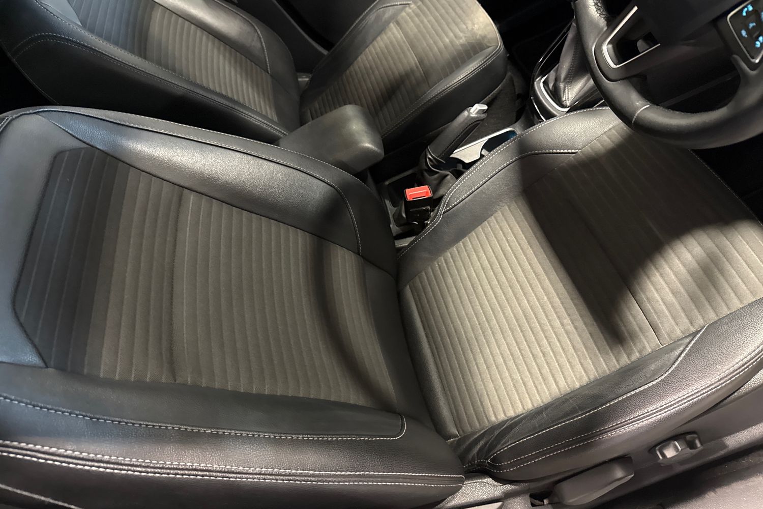 Ford ECOSPORT Photo 24