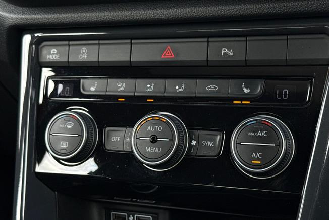 VOLKSWAGEN T-Roc Photo 25