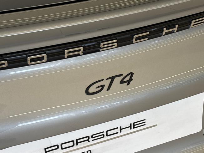 PORSCHE 718 Cayman Photo 31