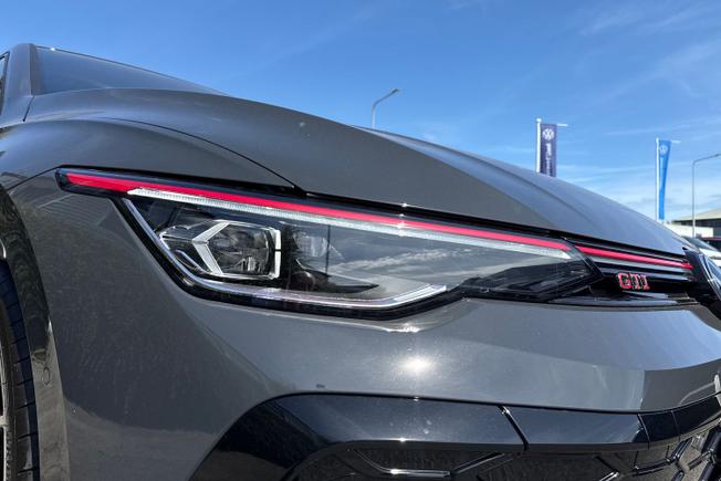 VOLKSWAGEN Golf Photo 19