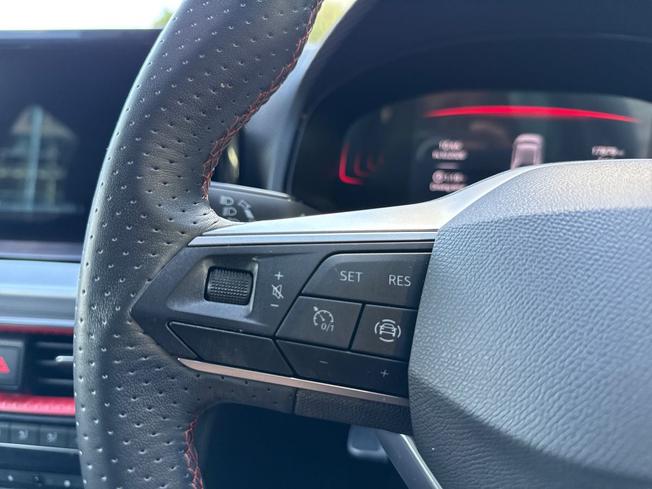 SEAT Ibiza Photo 16