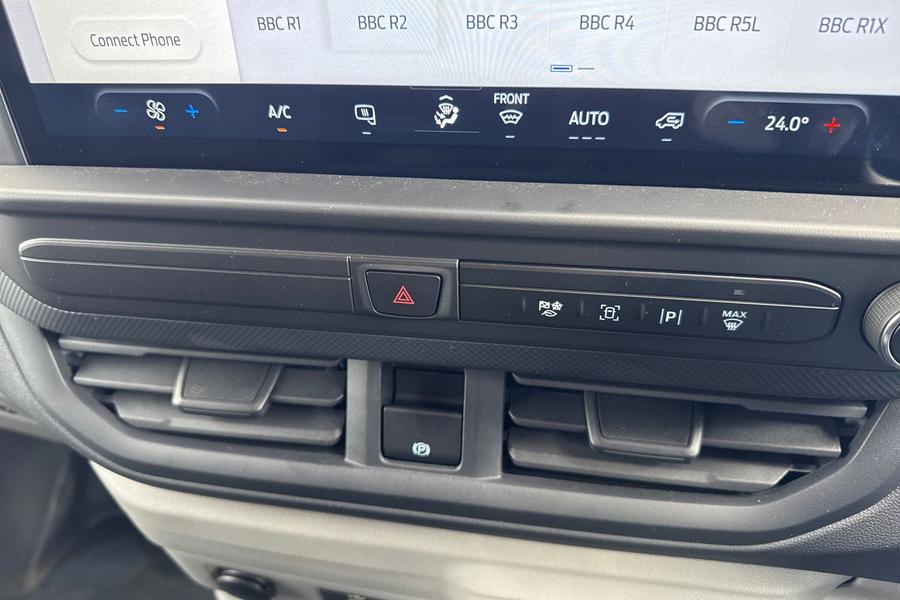 Ford TRANSIT CUSTOM Photo autoimg-5e8f4d2e70961fe8fe15296d299f7e6254943f10.jpg