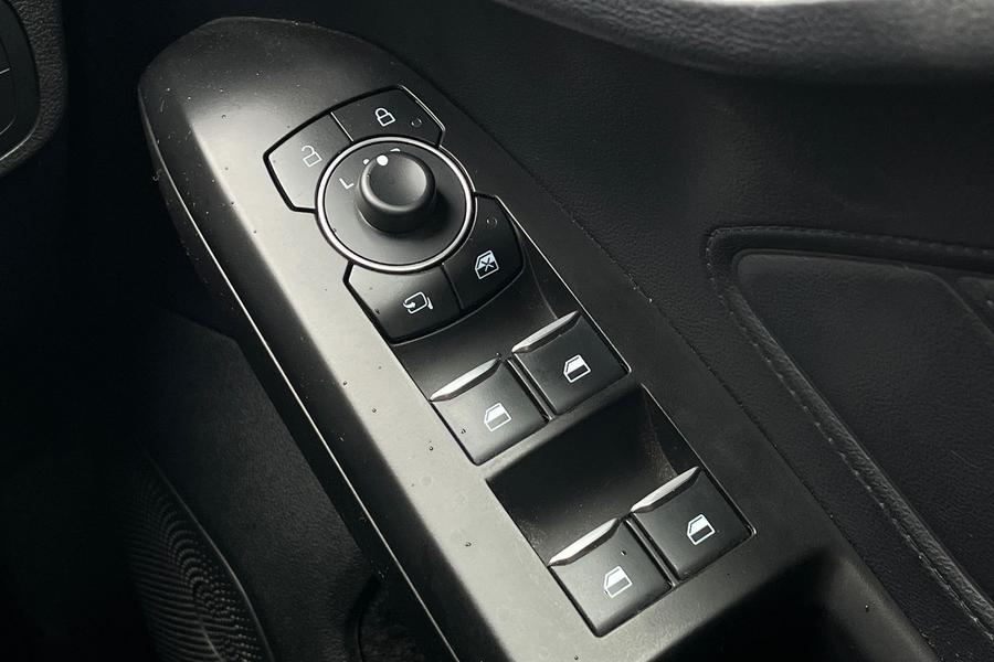Ford Focus Photo autoimg-5e911e1593baaaa0b8561ac5f2ba002a26858719.jpg