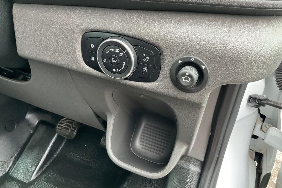 Ford TRANSIT Photo autoimg-5e91fa0b99850fc761f880225ef2d3b877cd7dc3.jpg