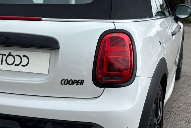 MINI Convertible Photo 18
