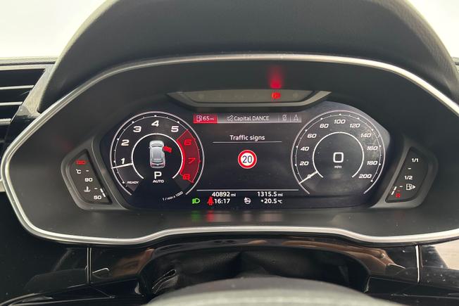 AUDI RS Q3 Photo 15
