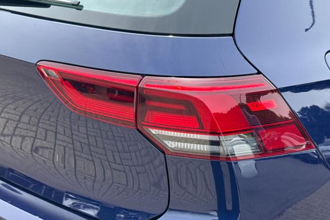 VOLKSWAGEN Golf Photo 18
