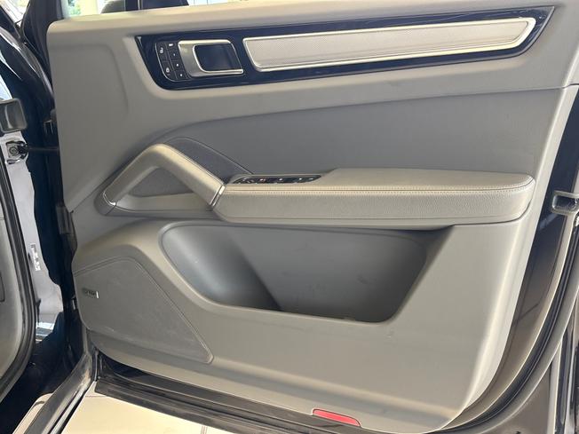 PORSCHE Cayenne Photo 20