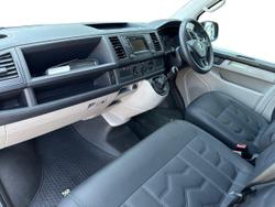 VOLKSWAGEN Transporter Photo 2
