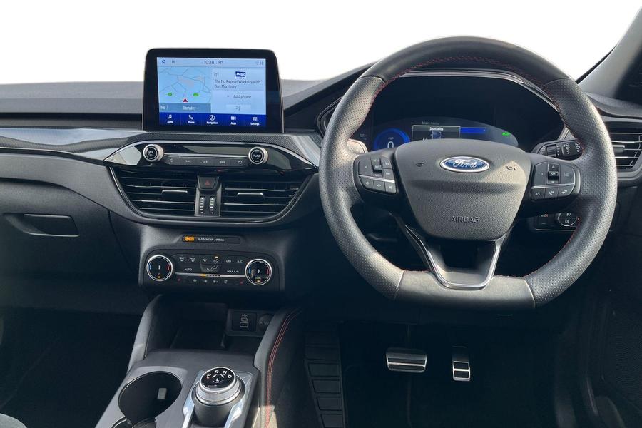 Ford KUGA Photo autoimg-5e9fd2a64cc8a718c53ad3b9795bfb312a8166f1.jpg