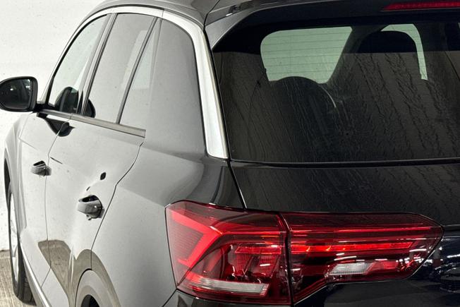 VOLKSWAGEN T-Roc Photo 26
