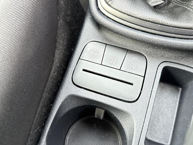 Ford Fiesta Photo 34