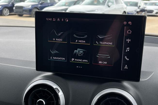 AUDI Q2 Photo 13