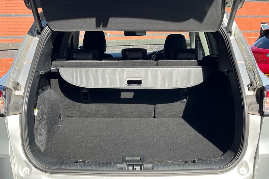 Ford Kuga Photo autoimg-5eaa1fd8ac54bd3df730b684daee814e72cb217d.jpg