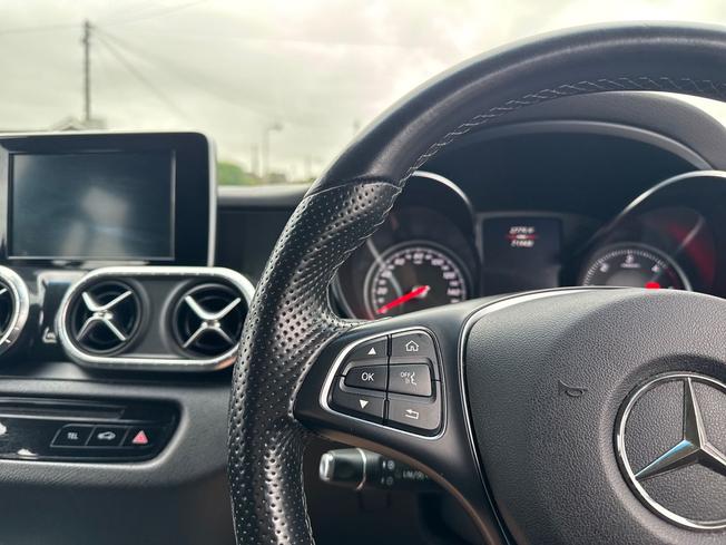 MERCEDES-BENZ X Class Photo 16