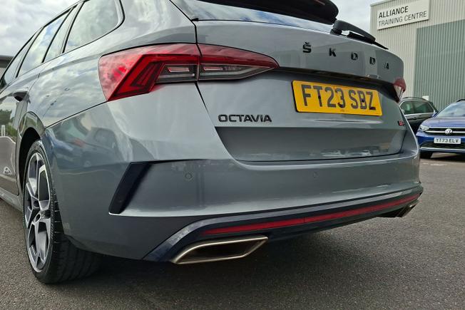 ŠKODA Octavia Photo 23