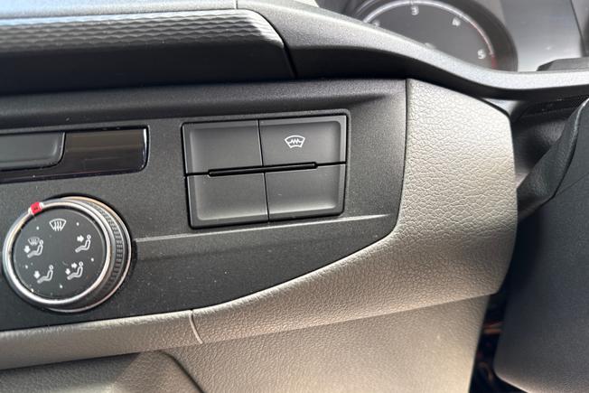 VOLKSWAGEN Transporter Photo 39