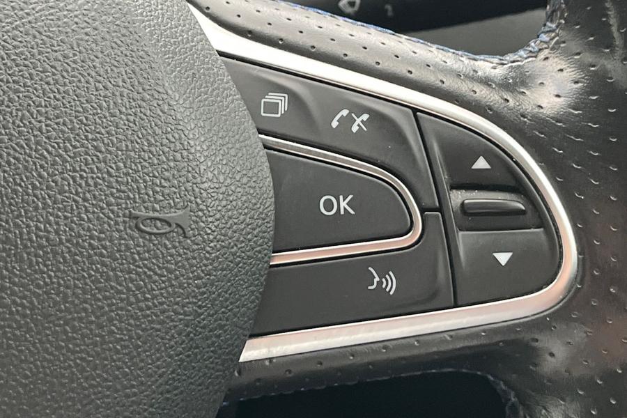Renault MEGANE Photo autoimg-5ebd0eae722e3268141ba624677e72910bb902bf.jpg