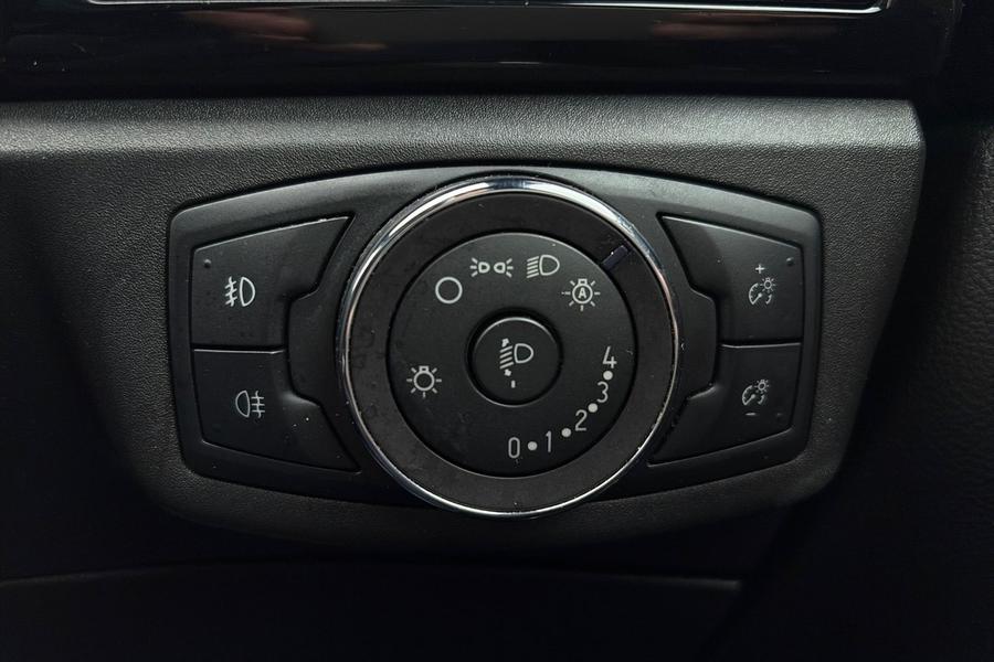Ford MONDEO Photo autoimg-5ec2438934fab7e71588e2ae33da1a47b03f56cf.jpg