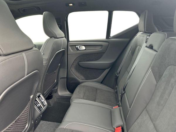 Volvo XC40 Photo autoimg-5ec3833140d65cd60e6ec2d7a12abd30c3ae6d30.jpg