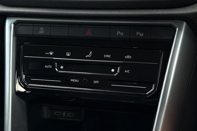 VOLKSWAGEN T-Roc Photo 21