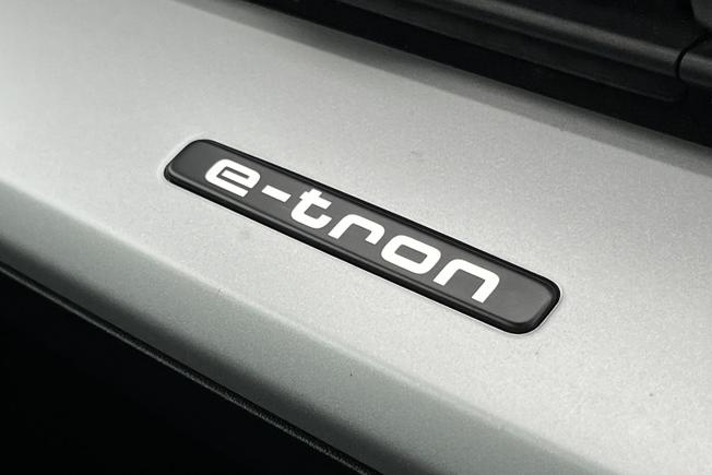 AUDI Q4 e-tron Photo 35