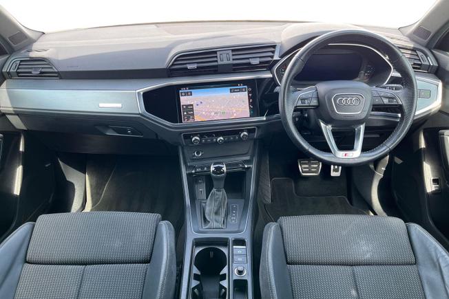 AUDI Q3 Photo 10